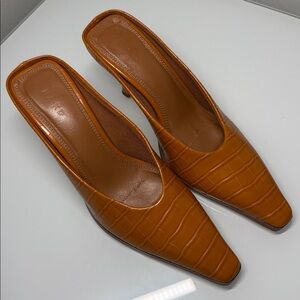 NA-KD Mini Heel Slip-ons in an orange crocodile-embossed finish size 37 or 6.5/7